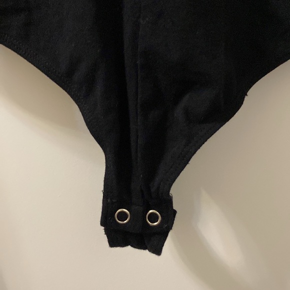 Express V line bodysuit - Picture 4 of 5